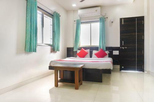 Oyo 65175 Hotel Anand