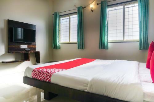 Oyo 65175 Hotel Anand