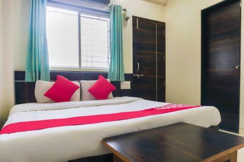 Oyo 65175 Hotel Anand