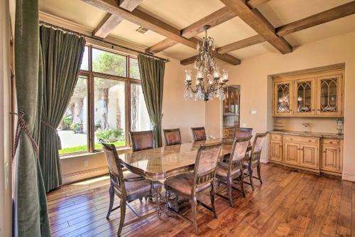 Stunning Palmdale Villa Oasis On Vineyard!