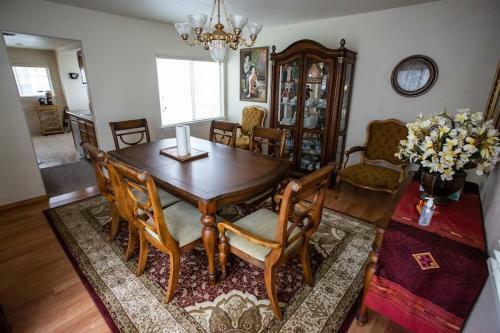 Spectacular 4br Home On 2 Acre Estate