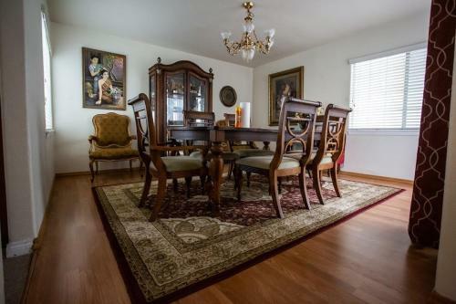 Spectacular 4br Home On 2 Acre Estate