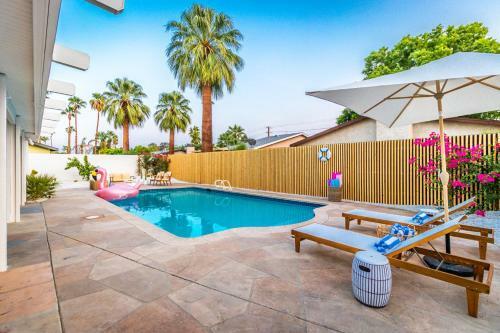 Utopic Villa Sunset Pool + Game Room Perfect For Large Groups