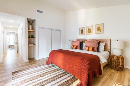 Utopic Villa Sunset Pool + Game Room Perfect For Large Groups