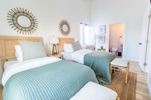 Utopic Villa Sunset Pool + Game Room Perfect For Large Groups