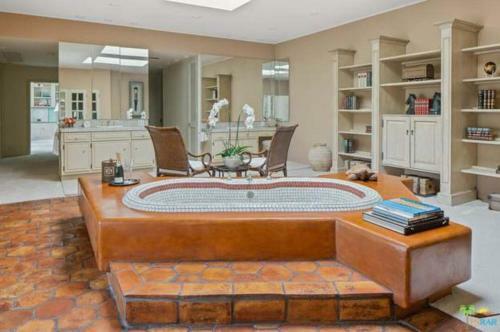Modern Home With Luxury Designs