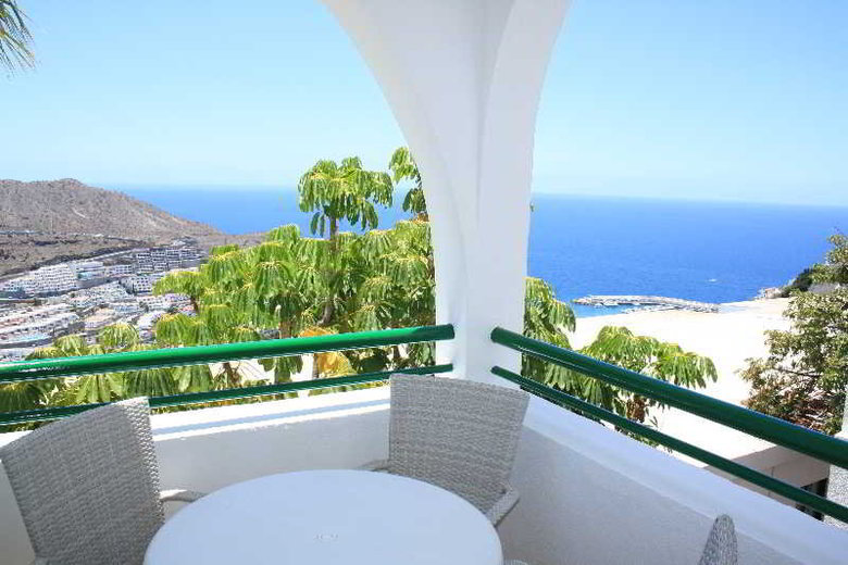 Apartamentos Colina Mar