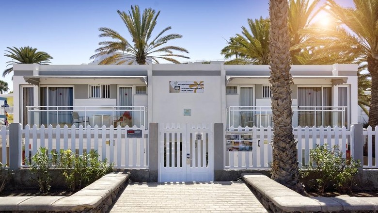Cocoteros Apartments - Riversun Touristics