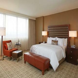 Renaissance St. Louis Airport Hotel