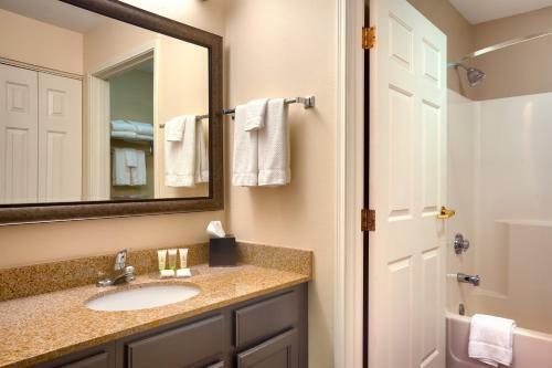 Hotel Staybridge Suites Peoria Downtown