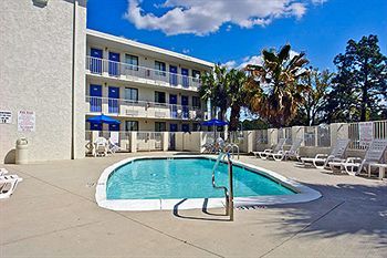Motel 6 Mobile North