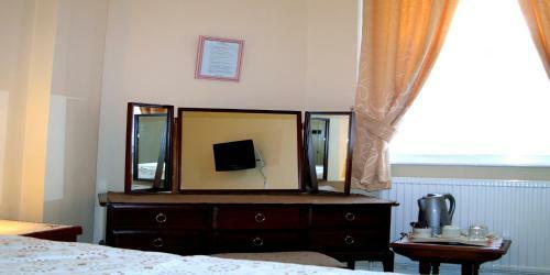 Bed & Breakfast Cloisters Guest House