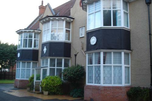 Bed & Breakfast Cloisters Guest House