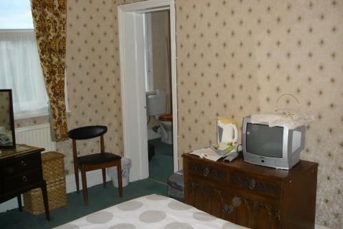Bed & Breakfast Cloisters Guest House