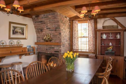 Bed & Breakfast Seven Sea Street Inn
