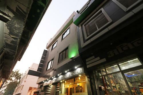 Oyo 10414 Hotel Tushar Residency