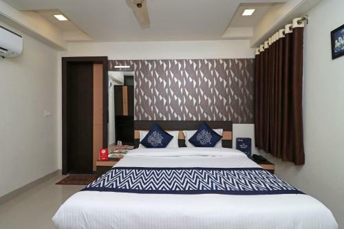 Oyo 10414 Hotel Tushar Residency