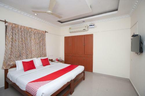 Hotel Oyo 28748 Geetham Homes