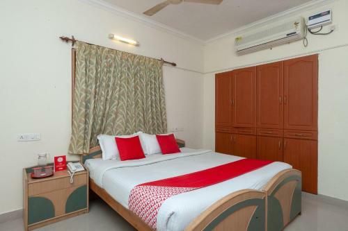 Hotel Oyo 28748 Geetham Homes