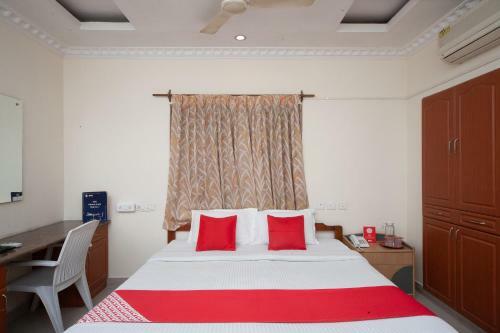 Hotel Oyo 28748 Geetham Homes