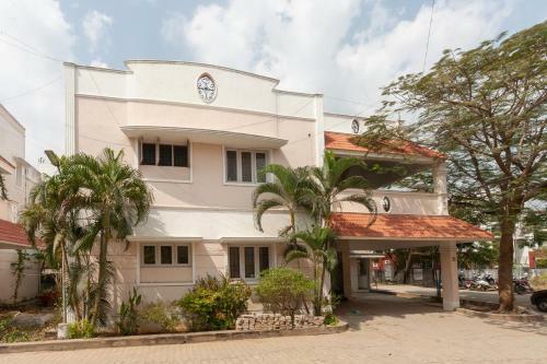 Hotel Oyo 28748 Geetham Homes