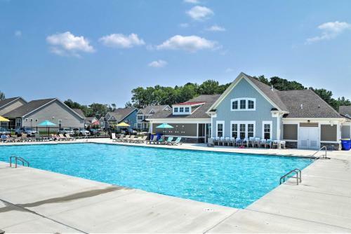 Family-friendly Townhome Less Than 5 Mi To The Beach!