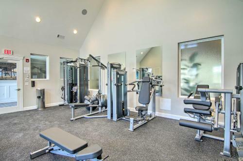 Family-friendly Townhome Less Than 5 Mi To The Beach!