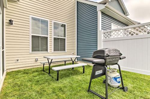 Family-friendly Townhome Less Than 5 Mi To The Beach!