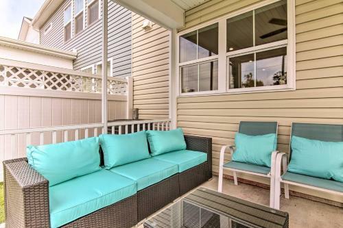 Family-friendly Townhome Less Than 5 Mi To The Beach!