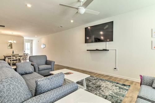 Family-friendly Townhome Less Than 5 Mi To The Beach!