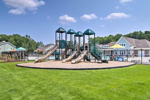 Family-friendly Townhome Less Than 5 Mi To The Beach!