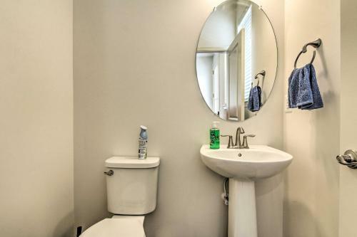 Family-friendly Townhome Less Than 5 Mi To The Beach!