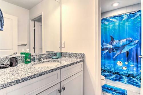 Family-friendly Townhome Less Than 5 Mi To The Beach!