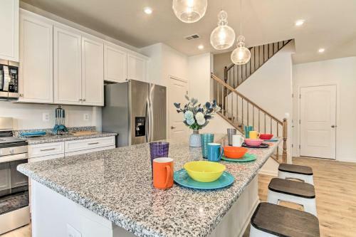 Family-friendly Townhome Less Than 5 Mi To The Beach!