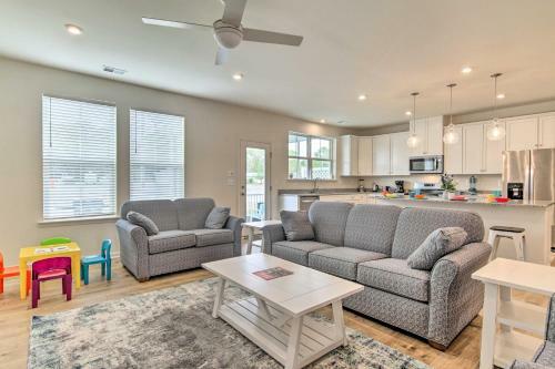 Family-friendly Townhome Less Than 5 Mi To The Beach!