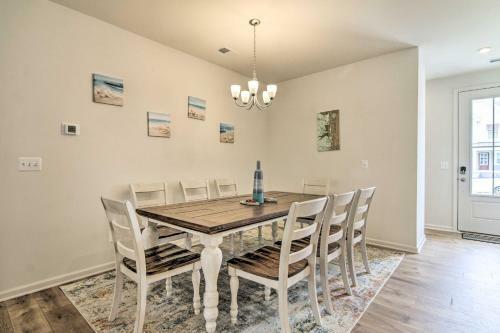 Family-friendly Townhome Less Than 5 Mi To The Beach!