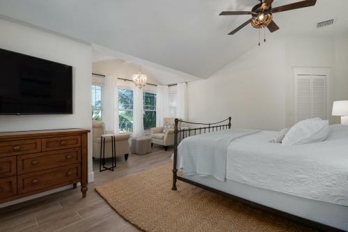 New Bay Dreamin 4 Bedroom Private Pool Spa Beach Front Property Home