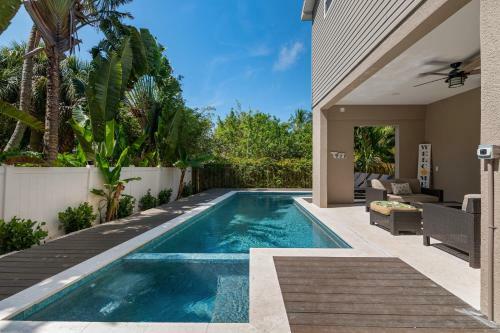 New Bay Dreamin 4 Bedroom Private Pool Spa Beach Front Property Home