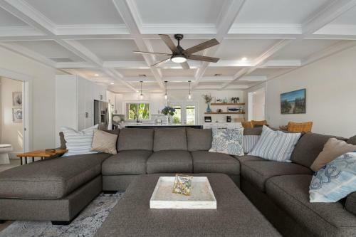 New Bay Dreamin 4 Bedroom Private Pool Spa Beach Front Property Home