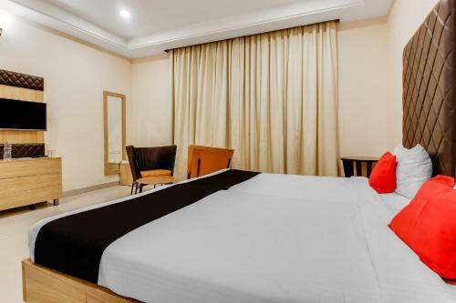 Capital O 19666 Hotel Solitaire