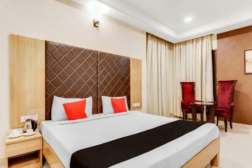 Capital O 19666 Hotel Solitaire
