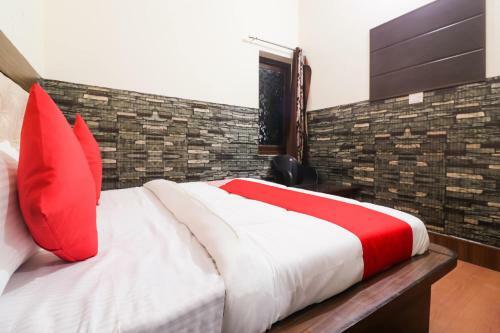 Oyo 68677 Hotel Galaxy