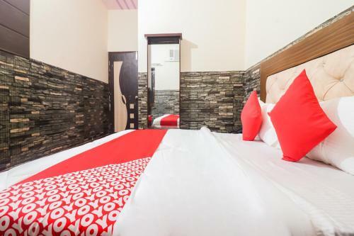 Oyo 68677 Hotel Galaxy