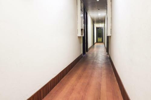 Oyo 68677 Hotel Galaxy