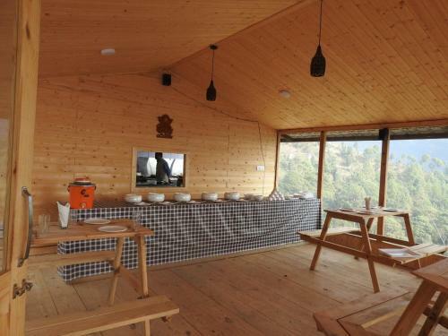 Hotel Sunbird Retreat Resort