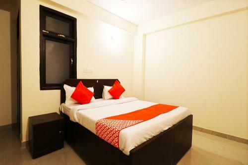 Hotel Oyo 60914 Crb Palace
