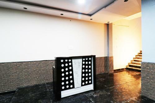 Hotel Oyo 60914 Crb Palace