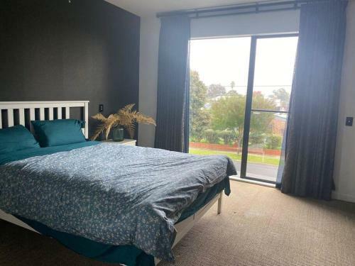 Villa Mckinnon Luxury Moderm Home Three Bedroom