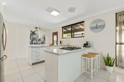 Mudjimba Beach House, Sleeps 6, Pet Friendly