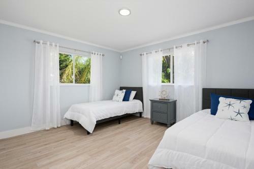 Water Front Private Pool Spa Home With Boat Docking Available Home